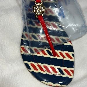 Tory Burch Emmy flat thong sandals in excellent condition